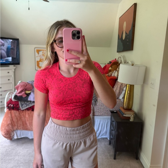 lululemon athletica Red Patterned Crop Top - Picture 1 of 1